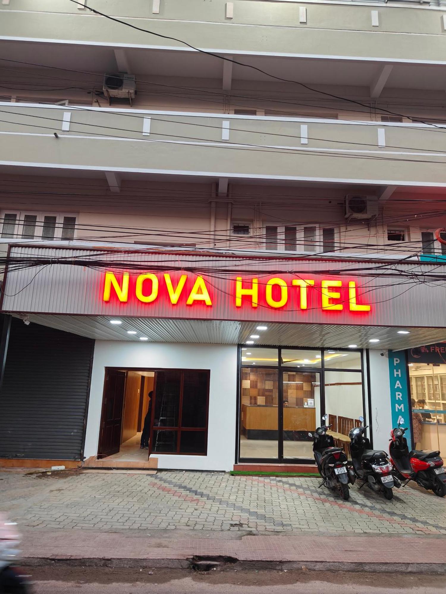 Hotel Nova Kochi Kültér fotó